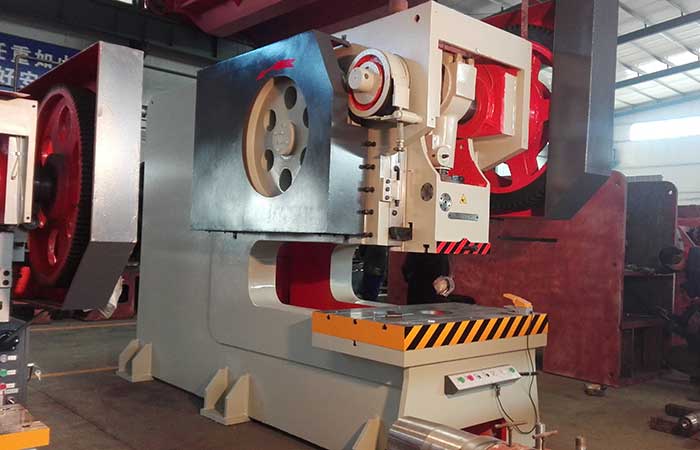 200噸固定臺(tái)深喉沖床JB21S-200T